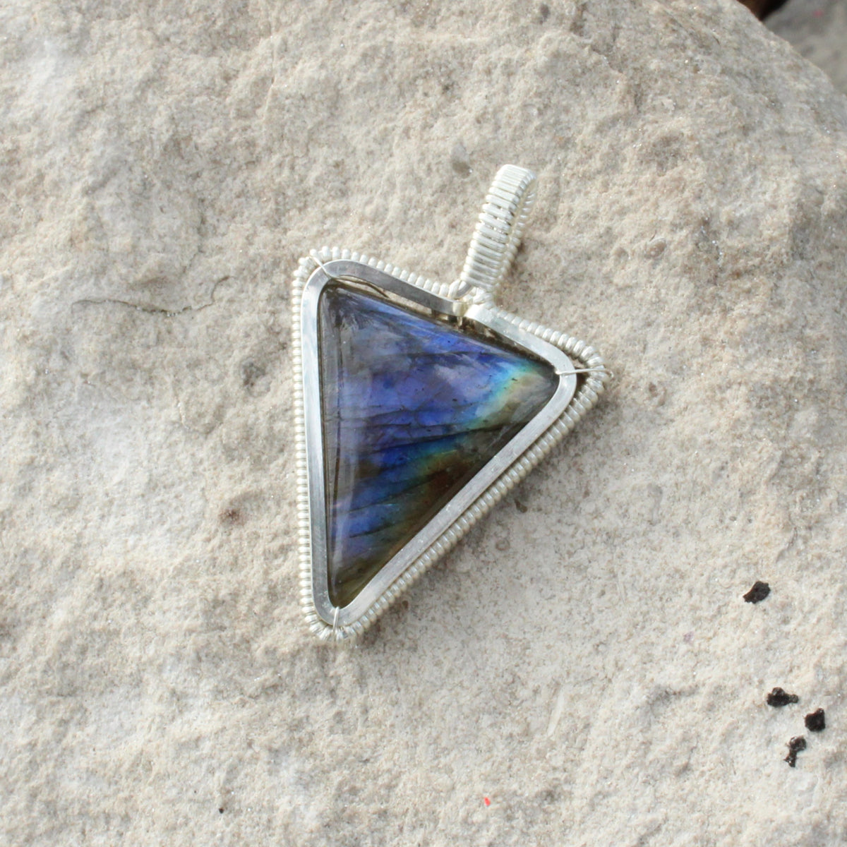 Labradorite - Little Elegant