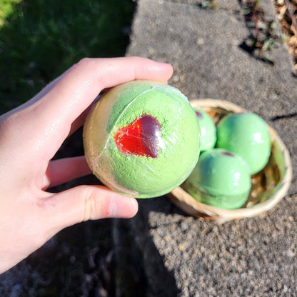 Merry Mischief 6 oz bathbomb - Limited Seasonal Inventory