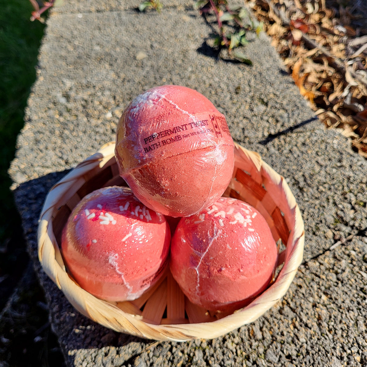 Peppermint Twist 6 oz bathbomb - Limited Seasonal Inventory