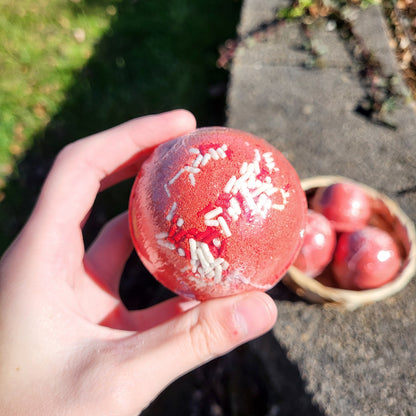 Peppermint Twist 6 oz bathbomb - Limited Seasonal Inventory