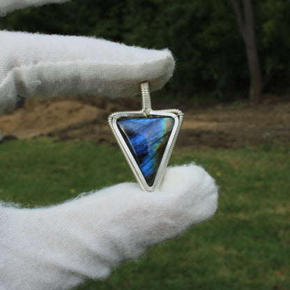 Labradorite - Little Elegant