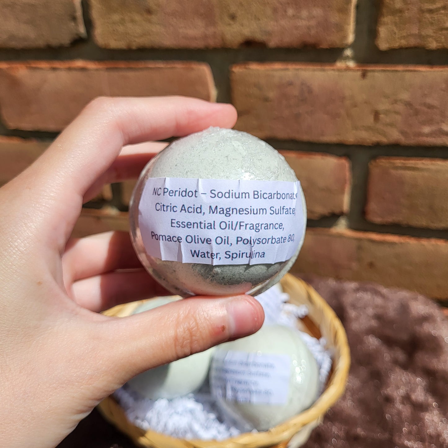 Made Natural Bath Bomb with Natural Color Lemon, Sweet Orange & Spearmint in a decorative basket
