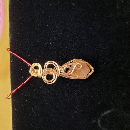 Unique Red Agate Pendant Necklace with Copper Wire Design for Elegant Jewelry Style