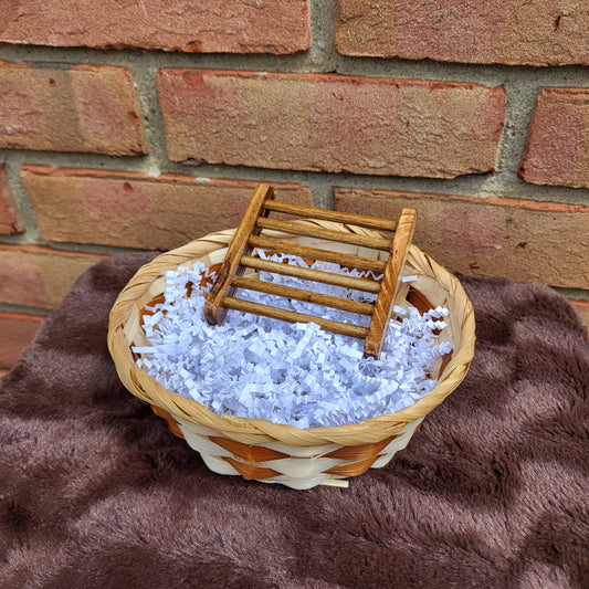 Small Round gift basket (holds 3-4 items)